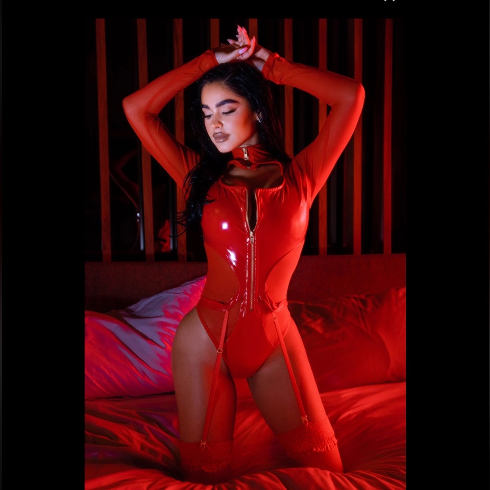 SEXY ❤️ vinil garter Teddy - red